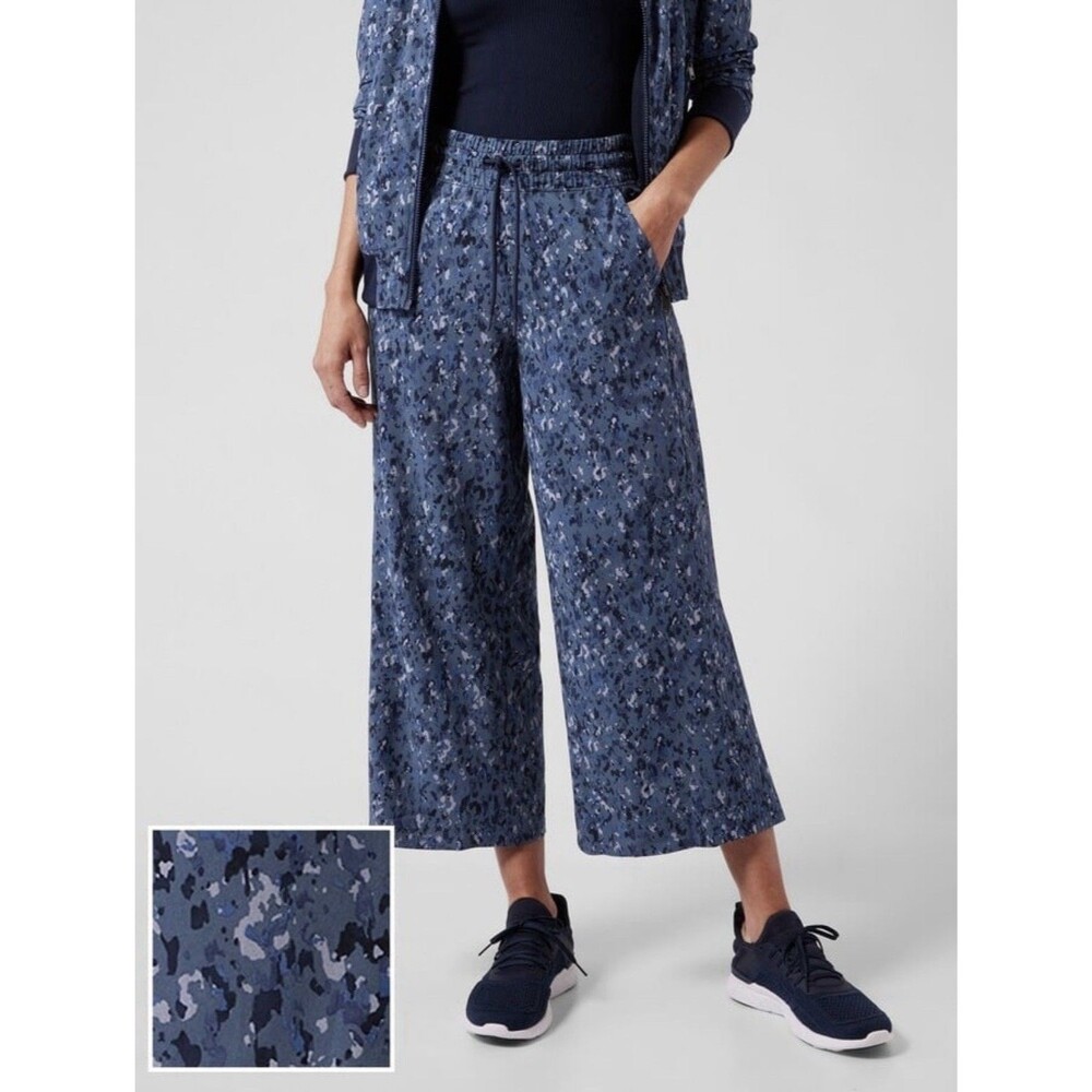 Athleta Avenue Wide Leg Athleisure Crop Pant - Navy Leopard - 6 Petite - NWT